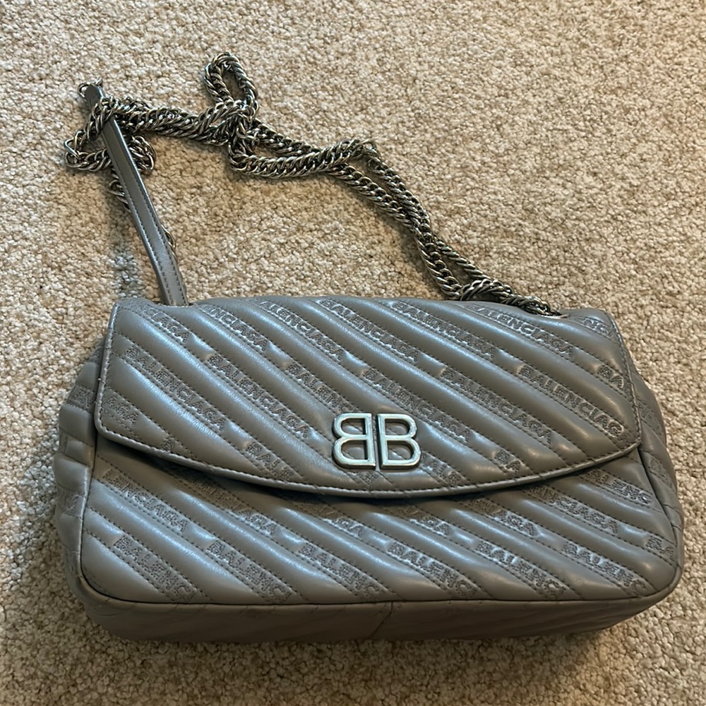 Balenciaga BB bag in grey leather. Medium size.